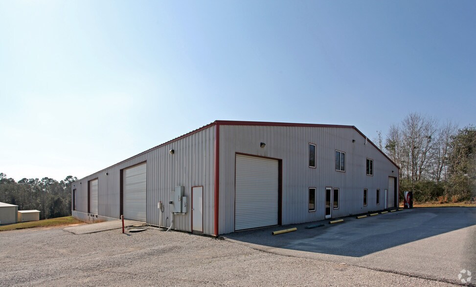 More Photos Of 22825 McAuliffe Dr, Robertsdale Warehouse For Lease