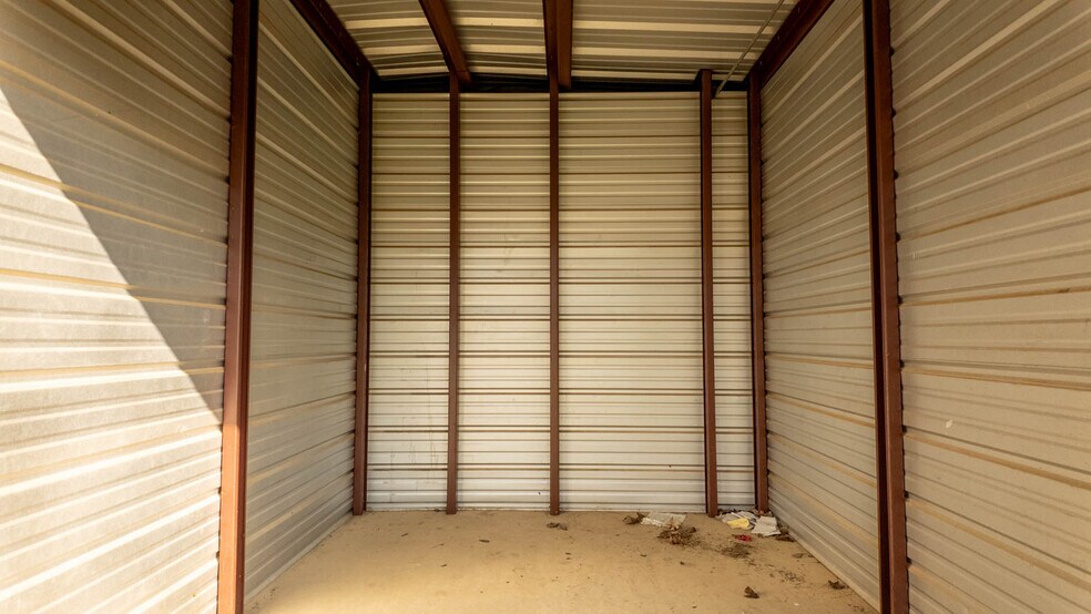 More Photos Of 101 Bingham st, Koshkonong Specialty For Sale