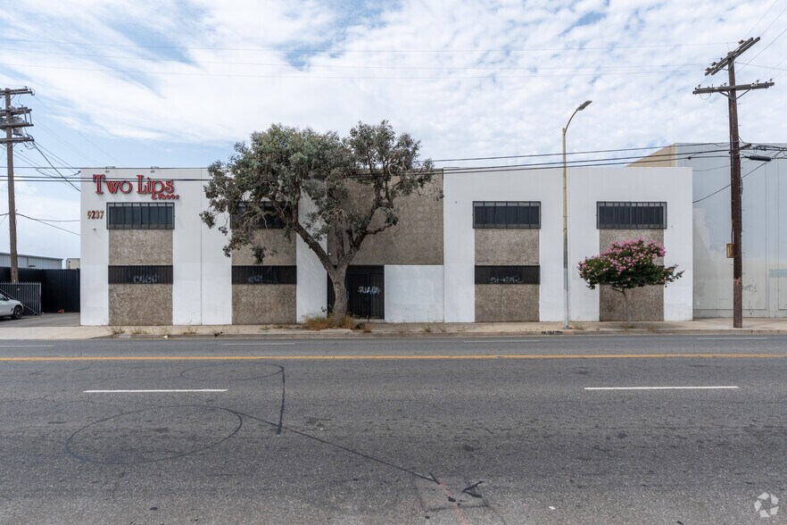 More Photos Of 9237 San Fernando Rd, Sun Valley Warehouse For Sale