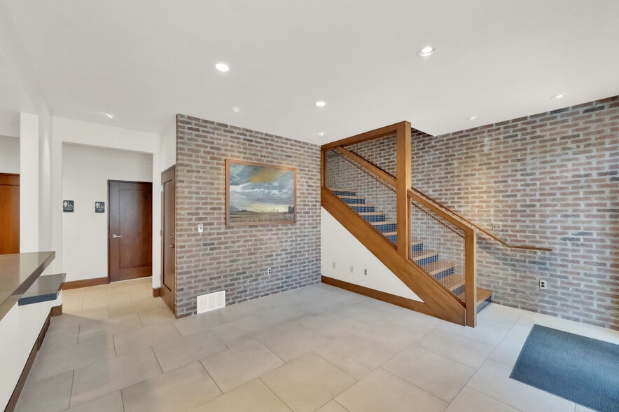 More Photos Of 1098-1100 E South Union Ave, Midvale Office For Sale