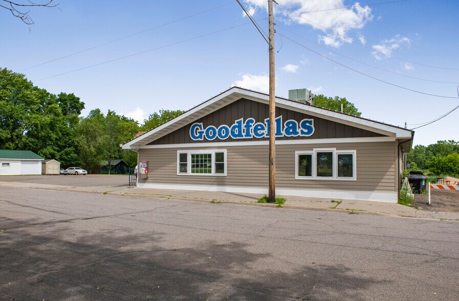 More Photos Of 14351 NE 78th St, Foley Restaurant For Sale