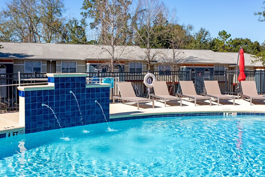 More Photos Of 2400 W Tharpe St, Tallahassee Apartments For Sale