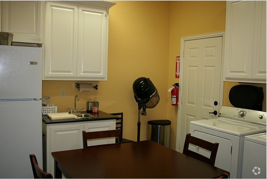 More Photos Of 3604 S Cooper St, Arlington Office For Lease