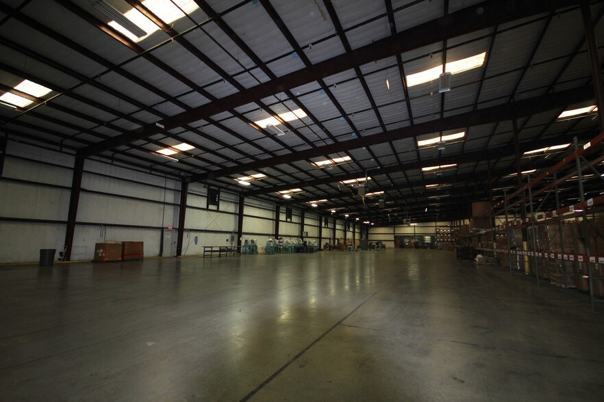 More Photos Of 2938 Brown Rd, Marshall Warehouse For Lease