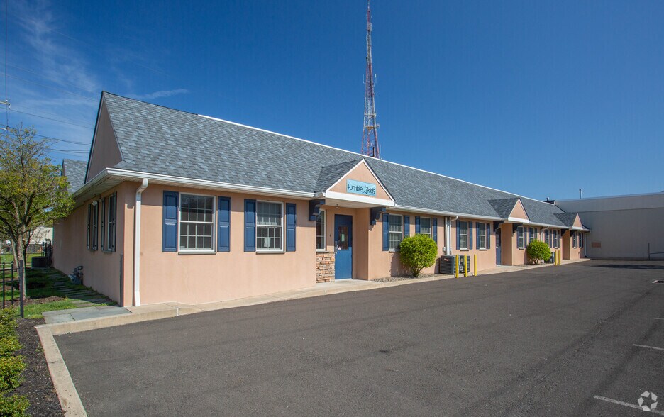 Primary Photo Of 1101 Ivy Hill Rd, Philadelphia Light Distribution For Lease