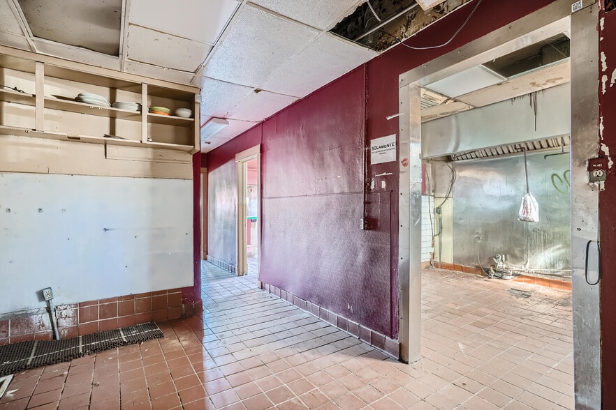 More Photos Of 3800 W Colfax Ave, Denver Restaurant For Sale