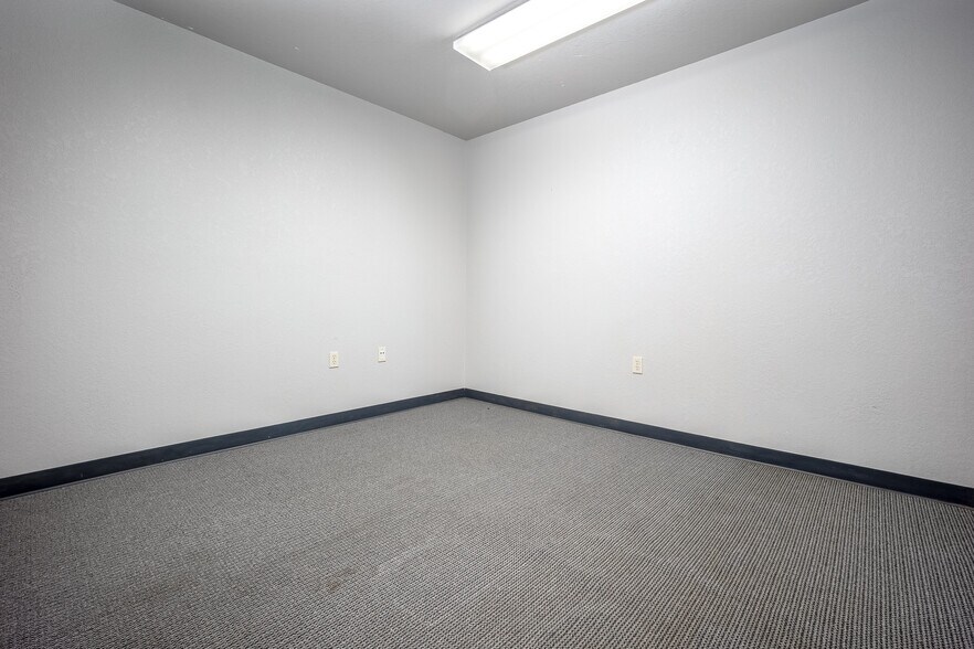 More Photos Of 2845 Broce Dr, Norman Office For Sale