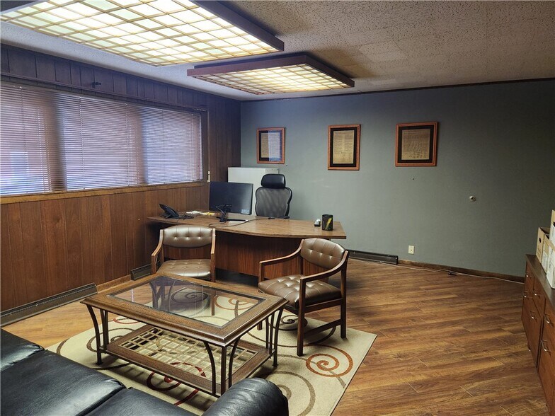 More Photos Of 104 Main St, Black River Falls Flex For Sale