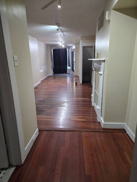 More Photos Of 1030 S Charles St, Baltimore Storefront Retail Residential For Lease