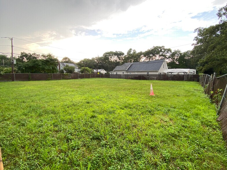 More Photos Of 21 Old Montauk Hwy, Mastic Medical For Sale