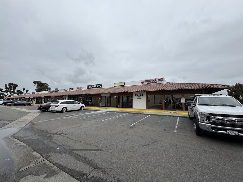 More Photos Of 6904 Miramar Rd, San Diego Storefront For Lease
