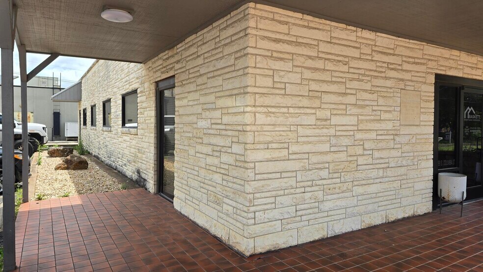 More Photos Of 299 S Columbia St, Stephenville Office Residential For Lease