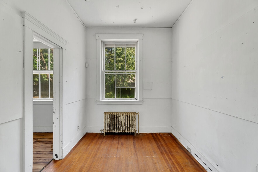 More Photos Of 51 Trumbull St, New Haven Office For Sale