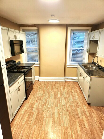 More Photos Of 305 W 18th St, Wilmington Apartments For Sale