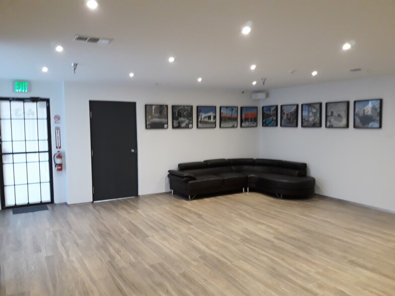 More Photos Of 3965 Investment Ln, West Palm Beach Showroom For Lease