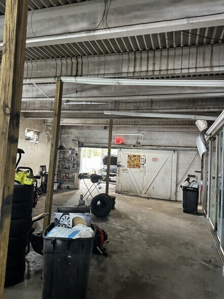 More Photos Of 6640 E Colonial Dr, Orlando Auto Dealership For Sale