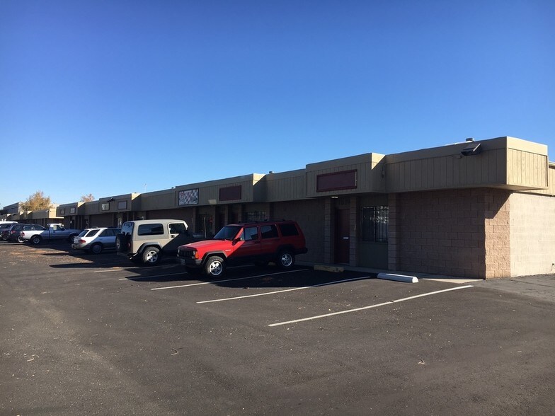 More Photos Of 397-399 Greg St, Sparks Light Distribution For Lease