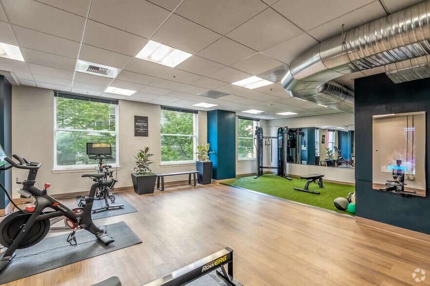 More Photos Of 509 Olive Way, Seattle Office For Lease