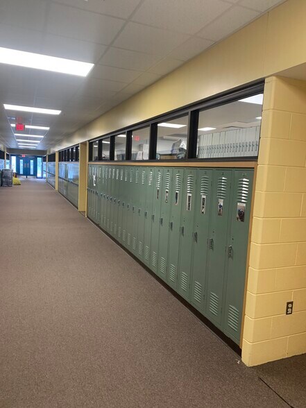 More Photos Of 3542 Finger Rd, Green Bay Specialty For Lease