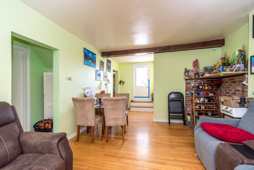 More Photos Of 9 Church St, Lambertville General Retail For Sale