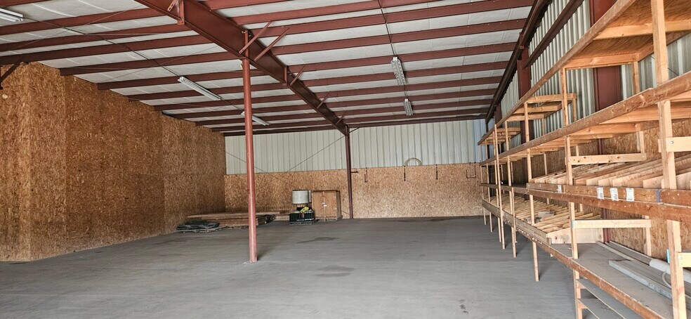 More Photos Of 140 E Mill St, Hillsboro Manufacturing For Sale