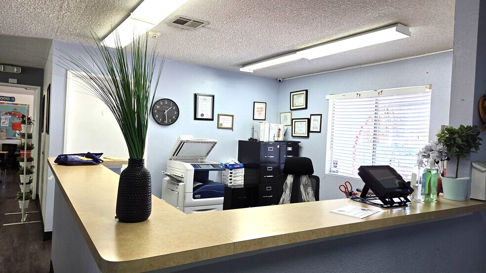 More Photos Of 3525 E Sunset Rd, Las Vegas Schools For Lease