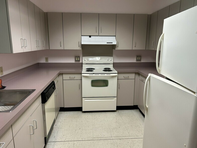 More Photos Of 5 Wally Krueger Way, Bridgewater Daycare Center For Lease
