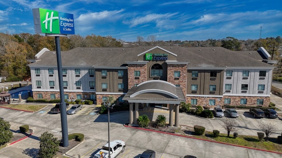 Primary Photo Of 600 US Highway 59 S, Cleveland Hotel For Sale