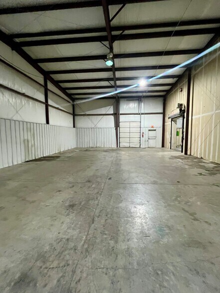 More Photos Of 8130 W Reno Ave, Oklahoma City Manufacturing For Lease