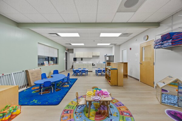 More Photos Of 4520 Military Rd, Niagara Falls Office For Sale