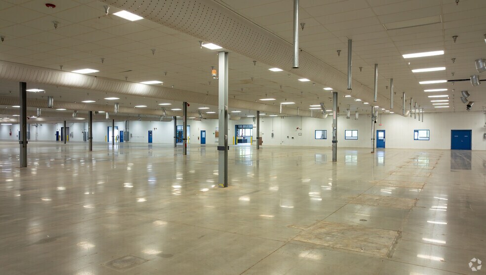 More Photos Of 2121 Heilig Rd, Salisbury Manufacturing For Sale