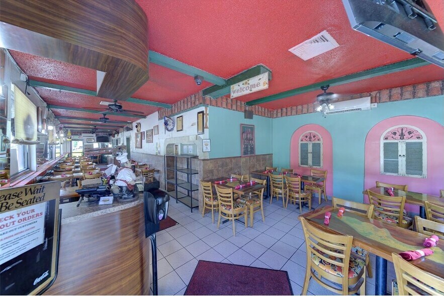 More Photos Of 600 S Dixie Hwy W, Pompano Beach Restaurant For Sale