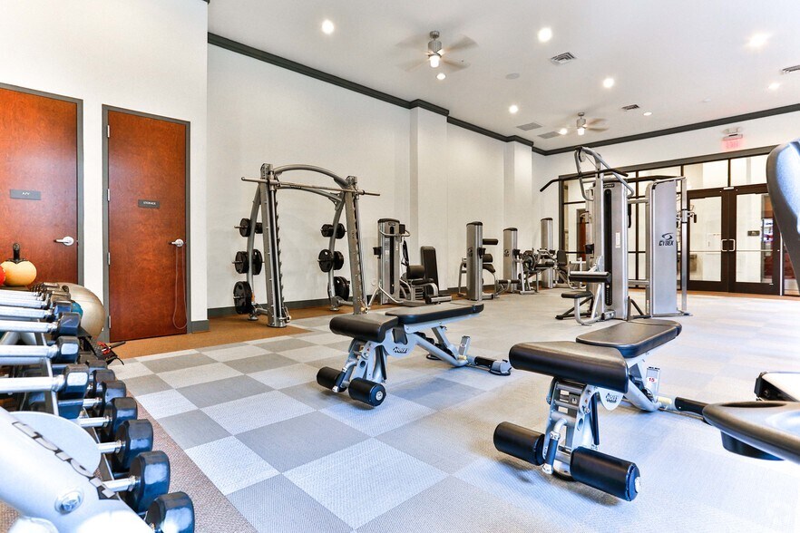 More Photos Of 1750 Camden Rd, Charlotte Apartments For Lease