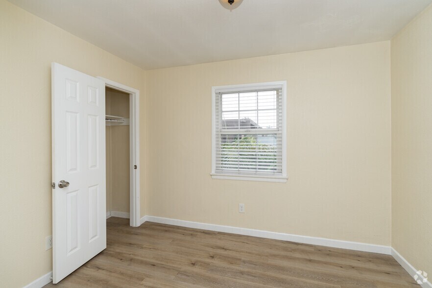 More Photos Of 1232 Division St, Oceanside Apartments For Sale