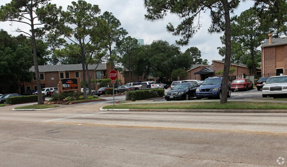 More Photos Of 12803 Northborough Dr, Houston Apartments For Sale