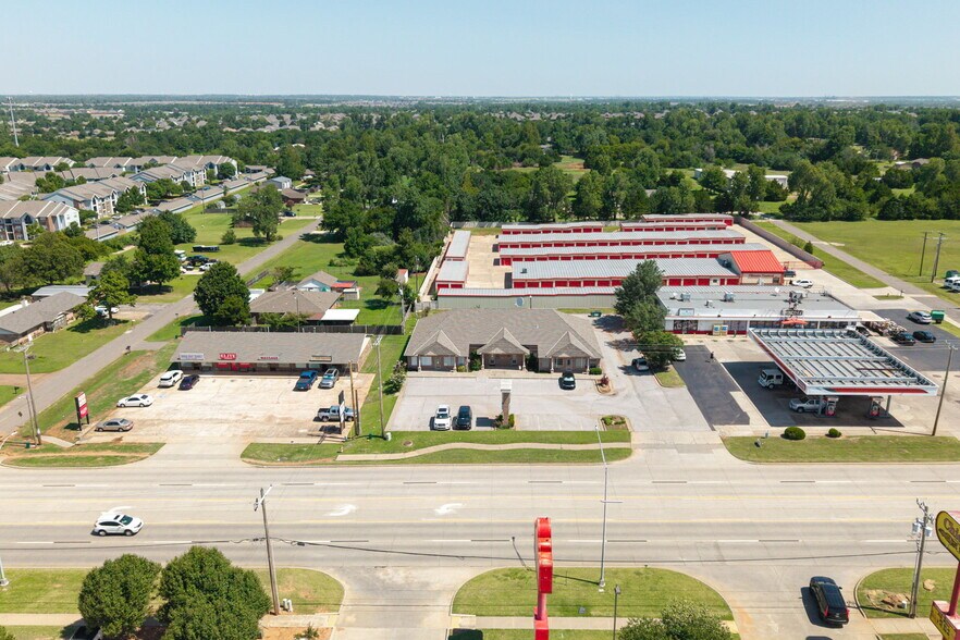 More Photos Of 543 E Ok-152, Mustang Office For Sale