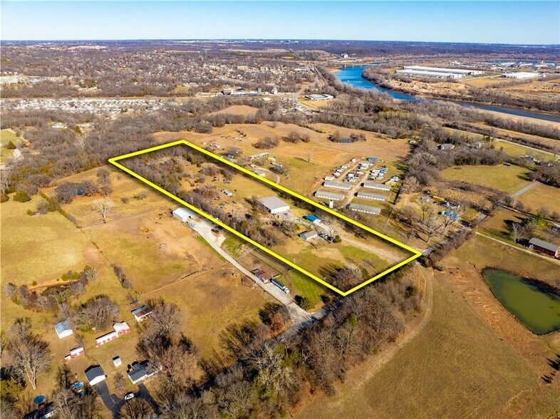 More Photos Of 13612 Stillwell Rd, Bonner Springs Auto Salvage Facility For Sale