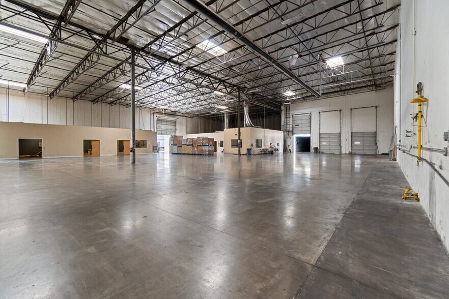 More Photos Of 1190 N Del Rio Pl, Ontario Warehouse For Sale