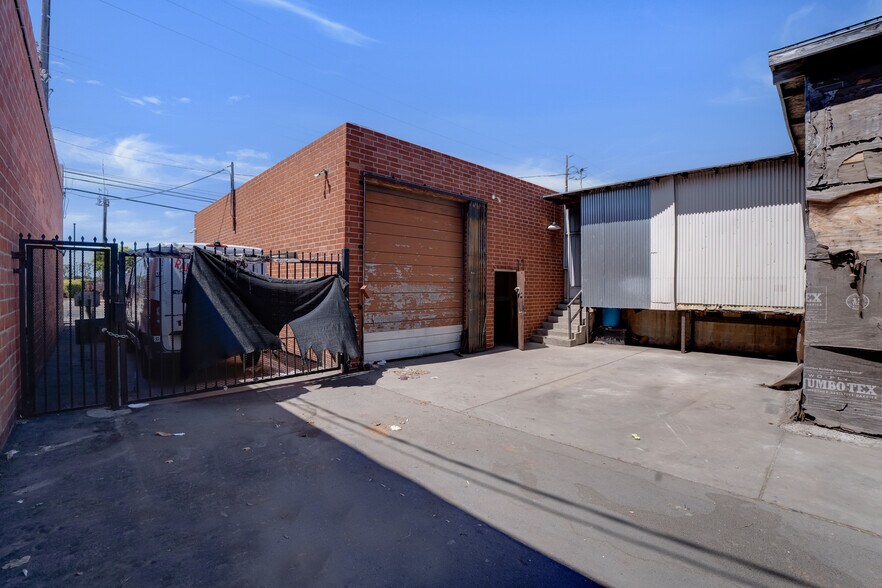 More Photos Of 10920 S La Cienega Blvd, Inglewood Warehouse For Sale