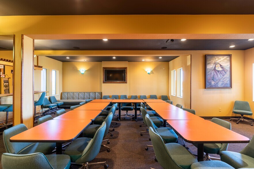 More Photos Of 1695 Beach Loop Drive, Bandon Restaurant For Sale