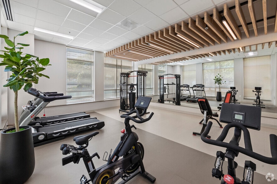 More Photos Of 21 Church St, Rockville Office For Lease