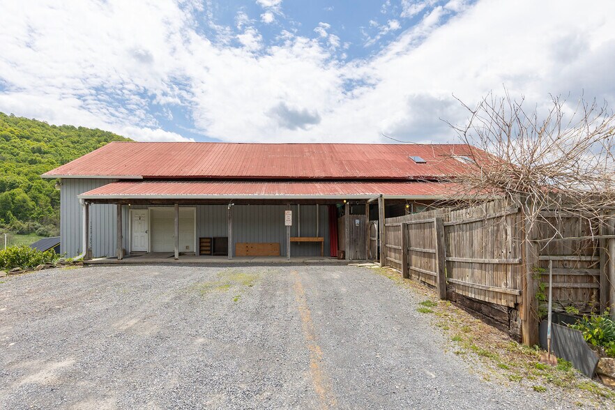 More Photos Of 8018 Northwestern Tpke, Keyser General Retail For Sale
