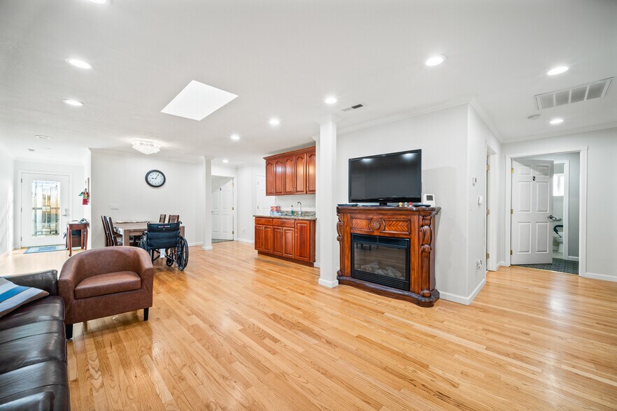 More Photos Of 3552 SE 65th Ave, Portland Skilled Nursing Facility For Sale