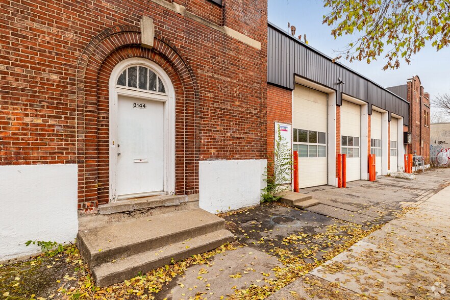 More Photos Of 3130-3144 Rue de Rouen, Montréal Industrial For Lease