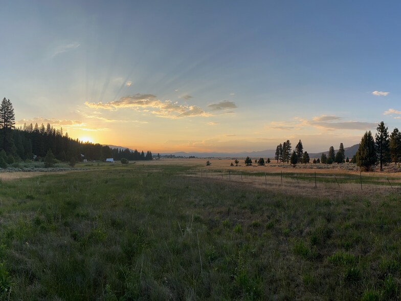 More Photos Of 521 Campbell Hot Springs Rd, Sierraville Hotel For Sale