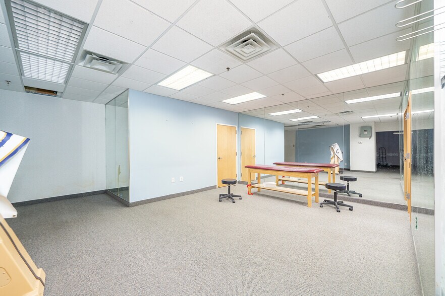 More Photos Of 2 Forest Ave, Paramus Medical For Lease