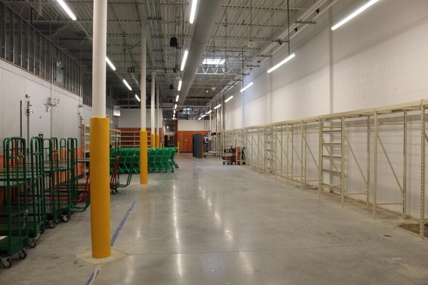 More Photos Of 6711 Ritchie Hwy, Glen Burnie General Retail For Lease