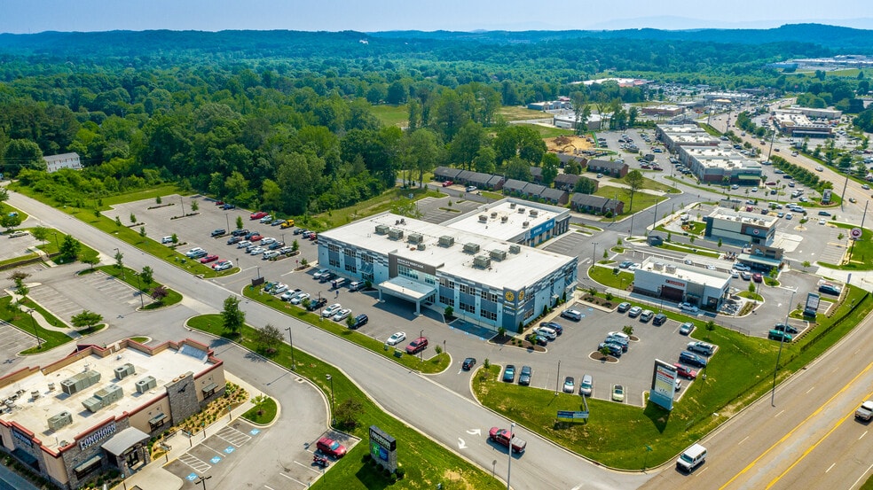 More Photos Of 4312 Holiday Inn Express Way NW, Cleveland Medical For Lease