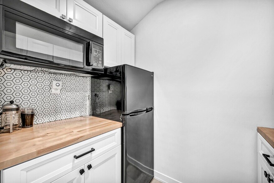 More Photos Of 1929 E Royalton Rd, Broadview Heights Office For Lease