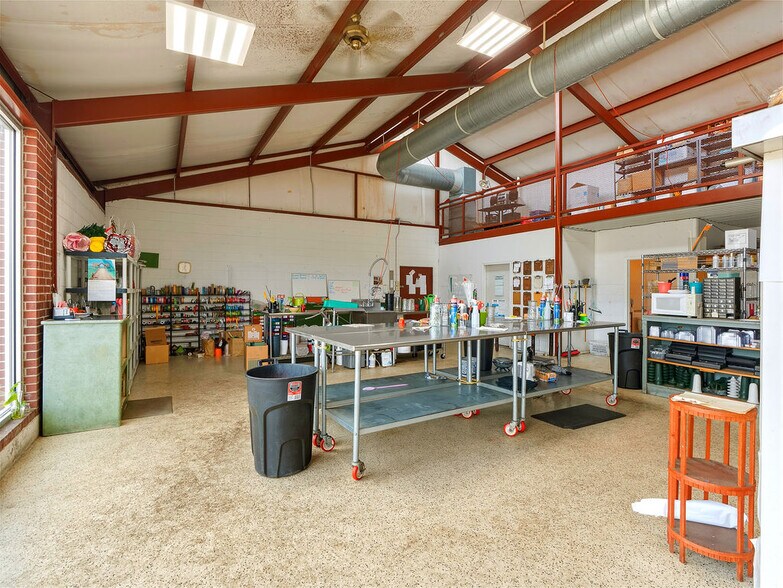 More Photos Of 530 N Mississippi Ave, Ada Freestanding For Sale